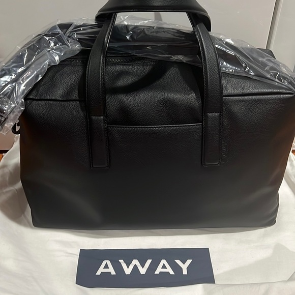 -SOLD Away - The Everywhere Bag (leather) - Picture 13 of 14